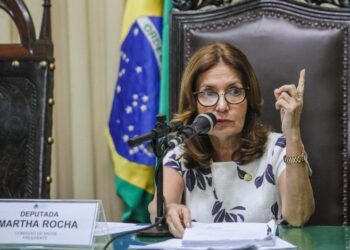 Projeto proíbe seguradoras de veículos de exigir rastreadores