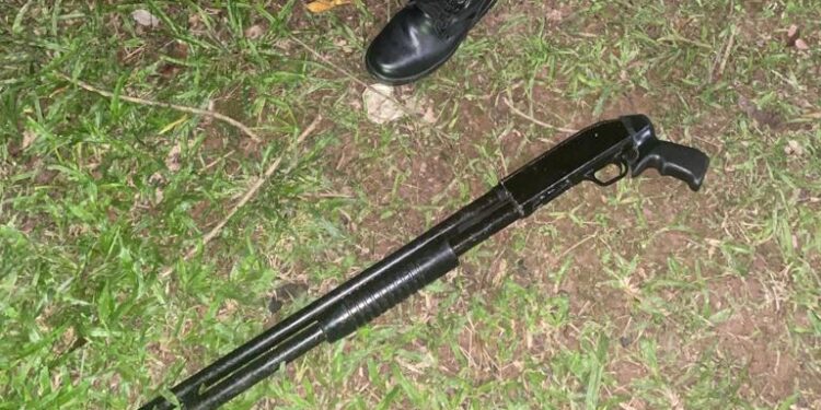 Polícia Militar apreende espingarda em Resende