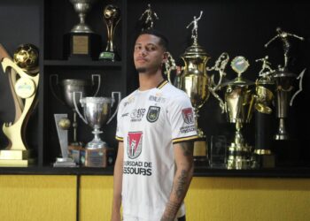 Voltaço contrata o atacante Samuel Granada