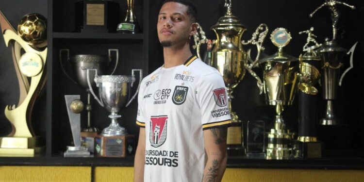 Voltaço contrata o atacante Samuel Granada