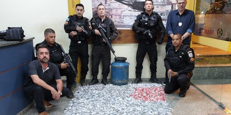Blitz ilegal realizada por traficantes é interrompida pela polícia em Barra do Piraí