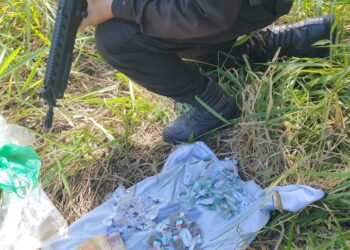 Homem é preso e menor apreendido por tráfico de drogas em Resende