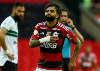 Mengão vence o Coritiba por 3 a 0 no Maraca e estreia com o pé direito no Brasileirão