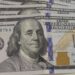 Dólar volta ficar abaixo de R$ 5 após dados econômicos