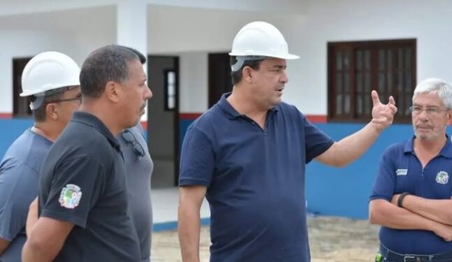 Luciano Vidal vistoria obras do cinema, escola técnica e poliesportivo em Paraty