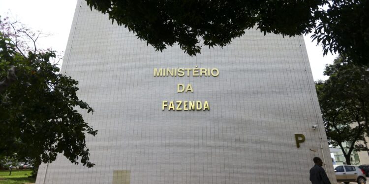 Fazenda desmente criação de imposto para pequenas compras online