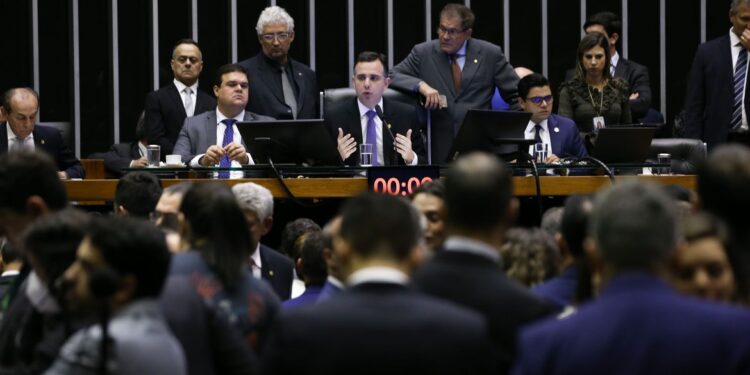 Pacheco lê requerimento e cria CPMI dos atos golpistas de 8 de janeiro