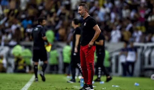 Flamengo demite técnico Vitor Pereira