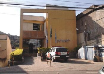 Traficantes são presos com arma e drogas em Três Rios
