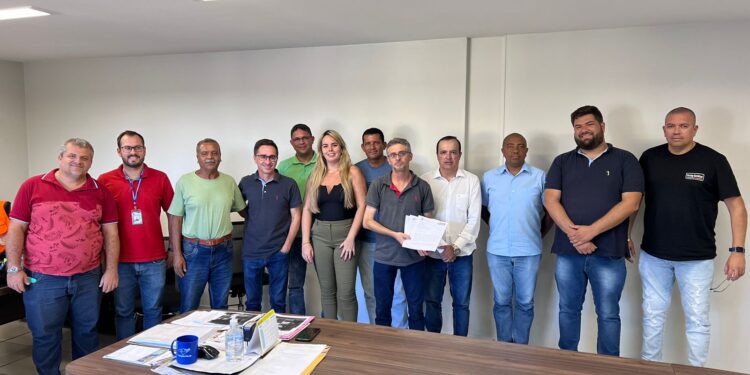 Ednardo Barbosa apresenta proposta de reajuste salarial dos servidores de Pinheiral