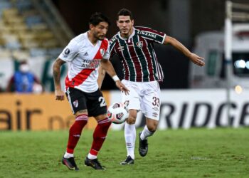 Fluminense encara River Plate pela classificação na Libertadores