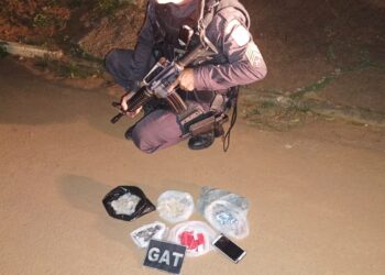 Disque Denúncia leva a apreensão de drogas em Barra do Piraí