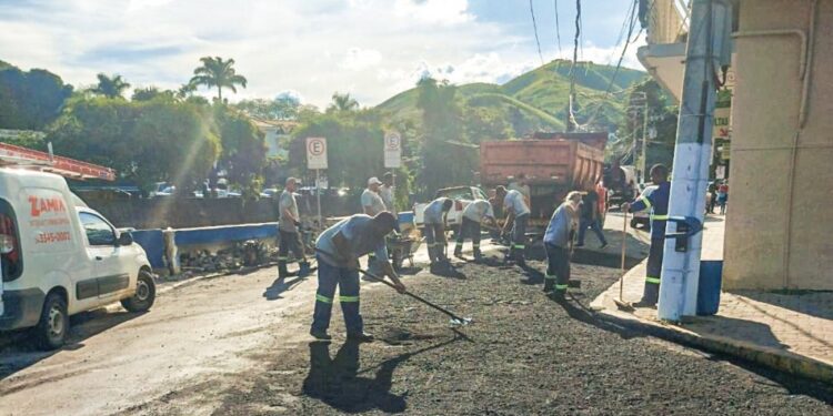 Barra do Piraí acelera operação tapa-buraco após redução das fortes chuvas