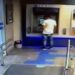 Homem é preso instalando “chupa-cabra” em caixa eletrônico em Barra do Piraí; veja o vídeo