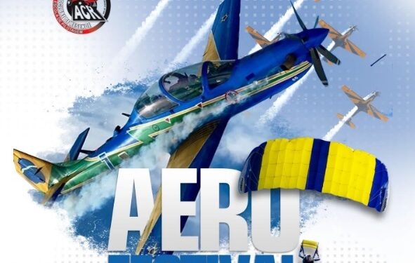 Esquadrilha da Fumaça se apresenta no Aero Festival em Resende