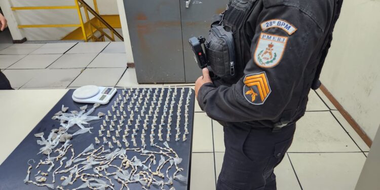 Polícia Militar apreende grande quantidade de drogas em Barra Mansa