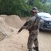 Polícia Ambiental flagra extração ilegal de areia em Pinheiral