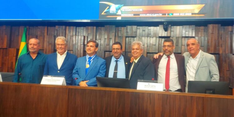Jornalista Luciano Pançardes recebe Medalha Tiradentes