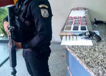 Três homens são presos com drogas, arma e munições em Barra Mansa