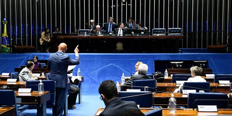 Nova regra para aposentadoria especial por periculosidade é aprovada pelo Senado