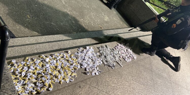 Jovem é detido com drogas após confronto com a PM em Resende