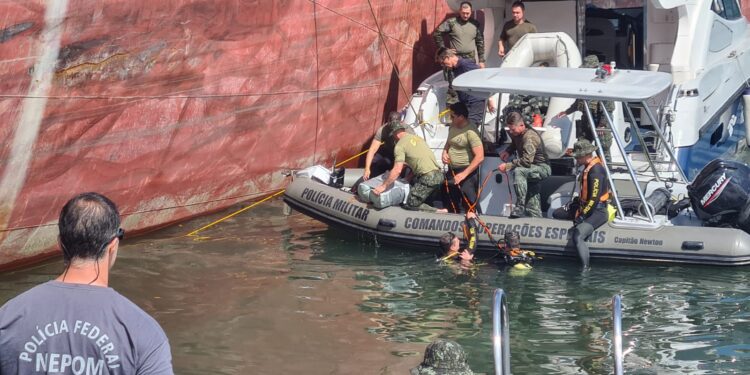 PF prende acusados de enviar cocaína para Europa em navios