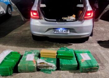 Homem é preso e menor apreendido com carregamento de maconha na Dutra