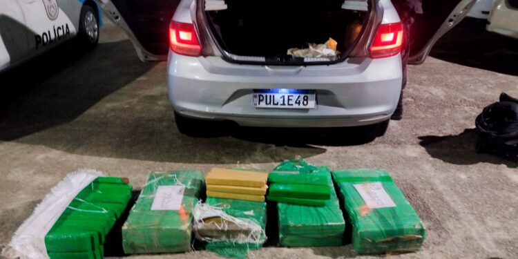 Homem é preso e menor apreendido com carregamento de maconha na Dutra