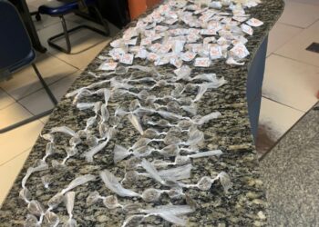 Polícia apreende drogas no bairro Mutirão, em Resende