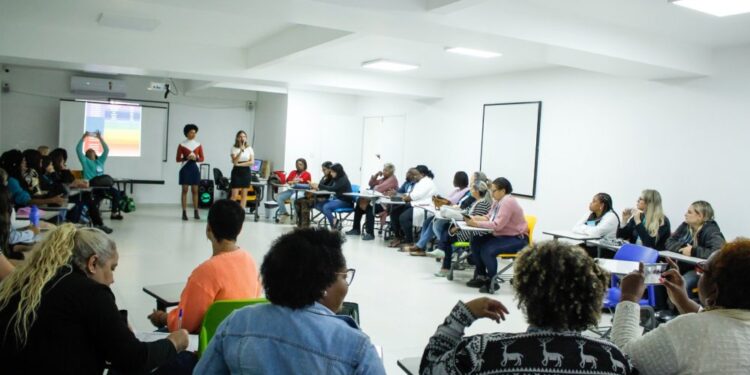 Profissionais da Saúde participam da 1ª Semana de Enfermagem em Barra do Piraí