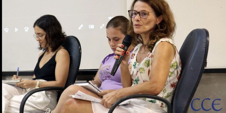 Falta profundidade na cobertura sobre feminicídios, diz pesquisadora 