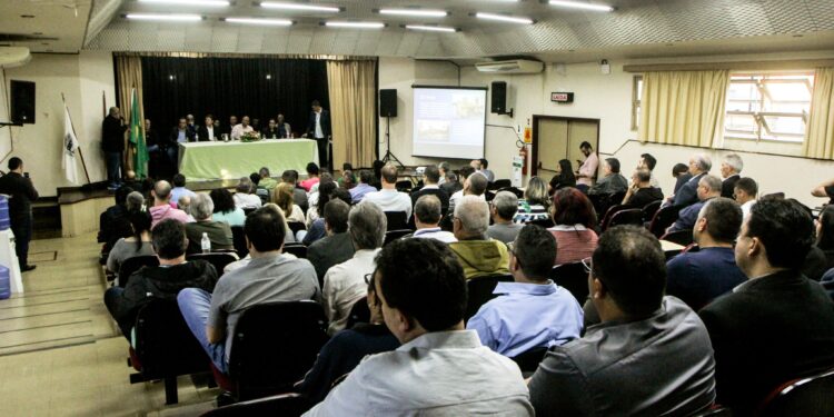 Pinheiral sedia encontro com autoridades e empresários para debater ICMS
