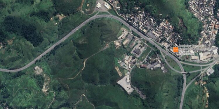 Mulher morre em acidente envolvendo dois carros na Dutra, em Itatiaia