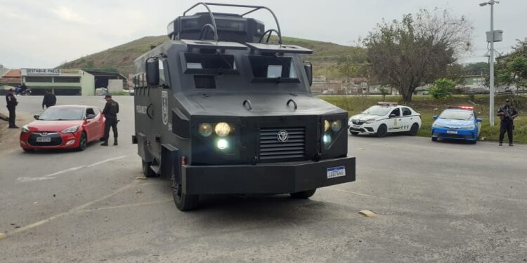 Operação contra tráfico de drogas é realizada na Califórnia, em Barra do Piraí