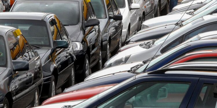 Governo Federal publica MP que dá desconto a carros populares