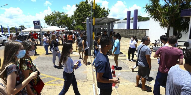 Enem abre inscrições nesta segunda-feira