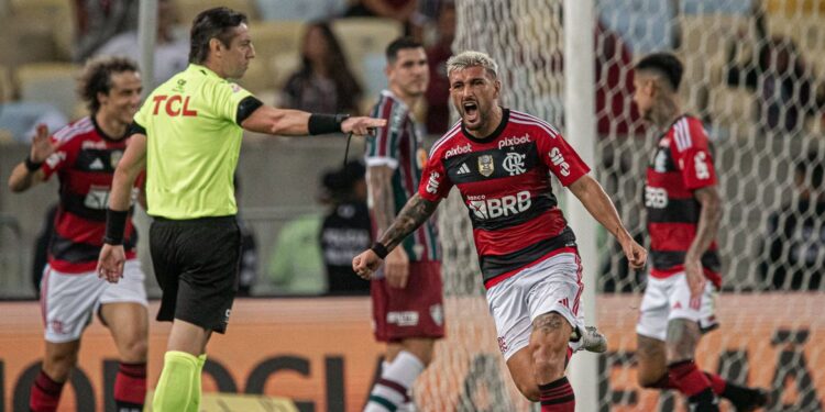 Flamengo supera Fluminense e segue vivo na Copa do Brasil