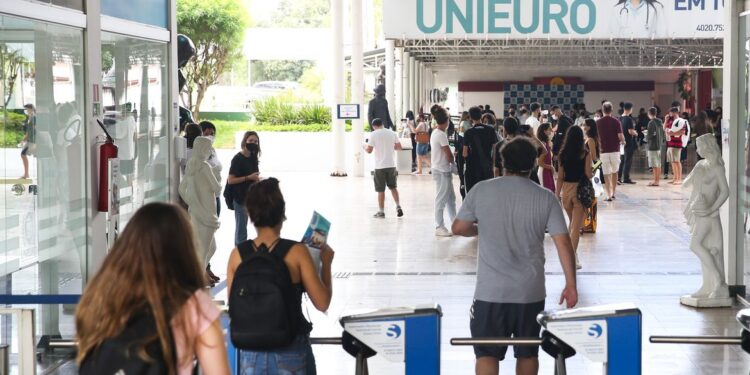 Prouni abre inscrições nesta terça-feira