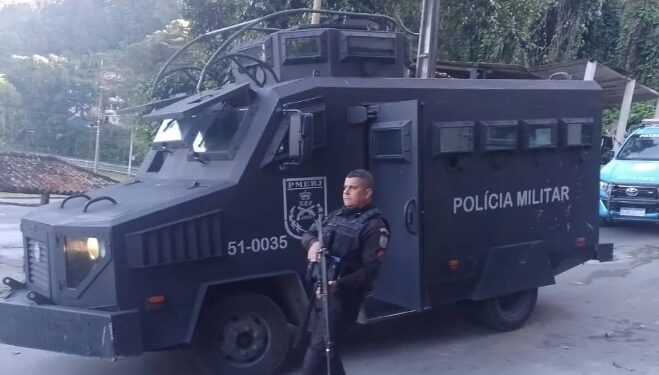 Polícia Militar realiza operação em Angra dos Reis