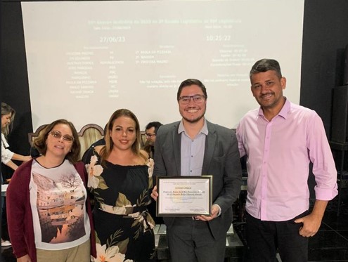 Paola da Pizzaria homenageia reitor do Instituto Federal do Rio de Janeiro-IFRJ