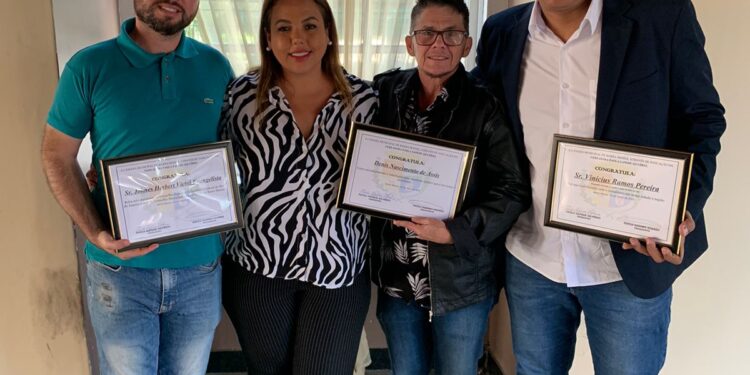 Paola da Pizzaria homenageia personalidades barra-mansenses