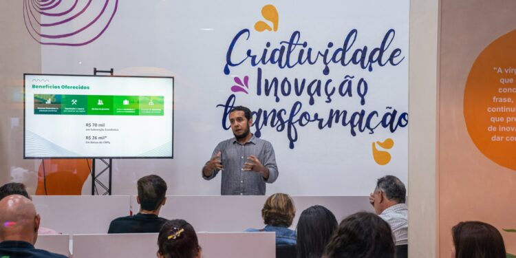 Professores do UniFOA participam de lançamento do Programa Centelha