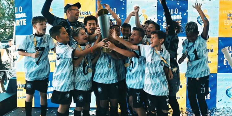 Equipe de BM é campeã em torneio internacional de futebol juvenil e irá competir na Espanha