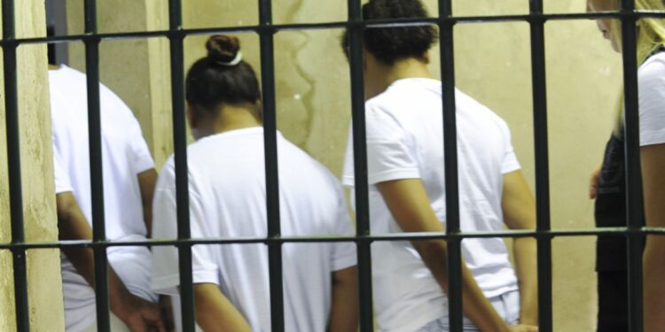 Apesar de decisão do STF, grávidas ainda são encarceradas no Brasil