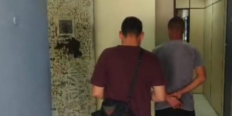 Integrante de facção criminosa ameaçado de morte por traficantes é preso em Barra do Piraí
