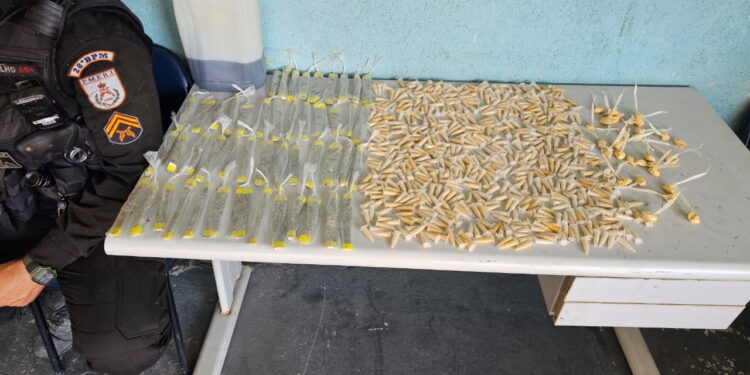 Polícia Militar apreende grande quantidade de drogas em Três Poços, em Volta Redonda