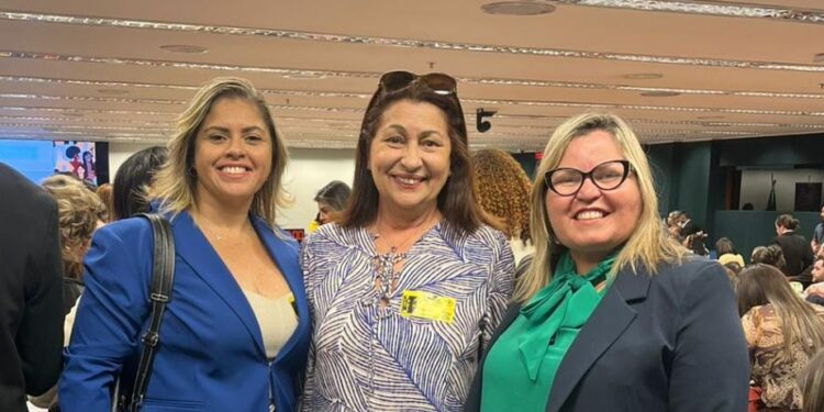 Vereadora de Angra, Titi Brasil participa do encontro nacional de procuradoras