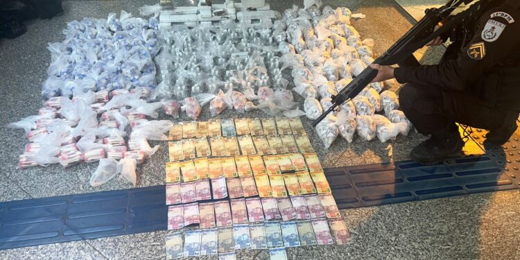 Drogas avaliadas em quase R$ 160 mil são apreendidas em Barra do Piraí&nbsp;