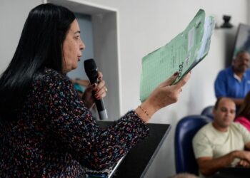 Autores de livro sobre história de BM deixam vereador em situação constrangedora