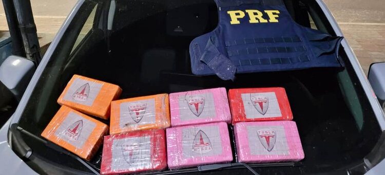 PRF apreende cerca de 8 quilos de pasta base de cocaína em Três Rios
